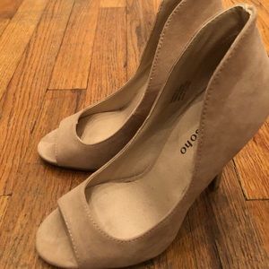 Nude 4 inch stilettos